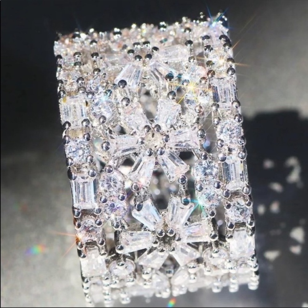 💯 NEW 18 CT 925 STERLING SILVER DIAMOND RING, CUTE RING, SHINY RING. - Picture 4 of 6